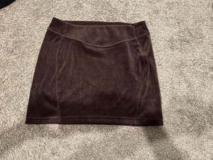 Lululemon Scuba Mid-Rise Mini Skirt in Espresso Velvet Corduroy
